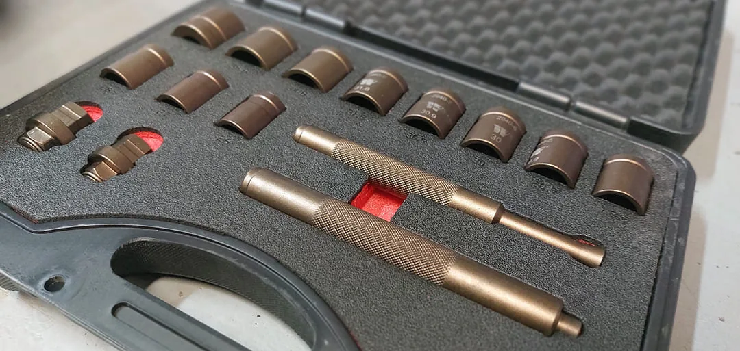 Maleta com adaptadores e ferramentas profissionais para remoção de porcas de segurança