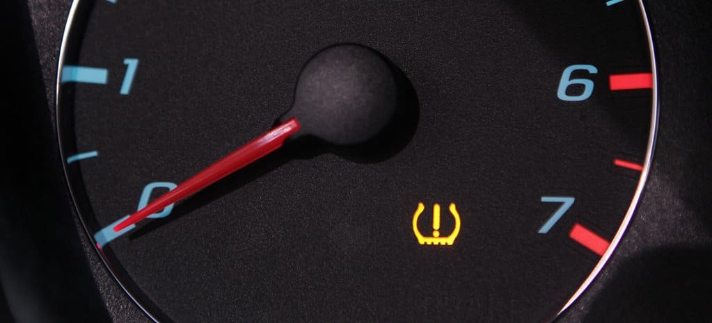 Luz de aviso de furo no pneus TPMS